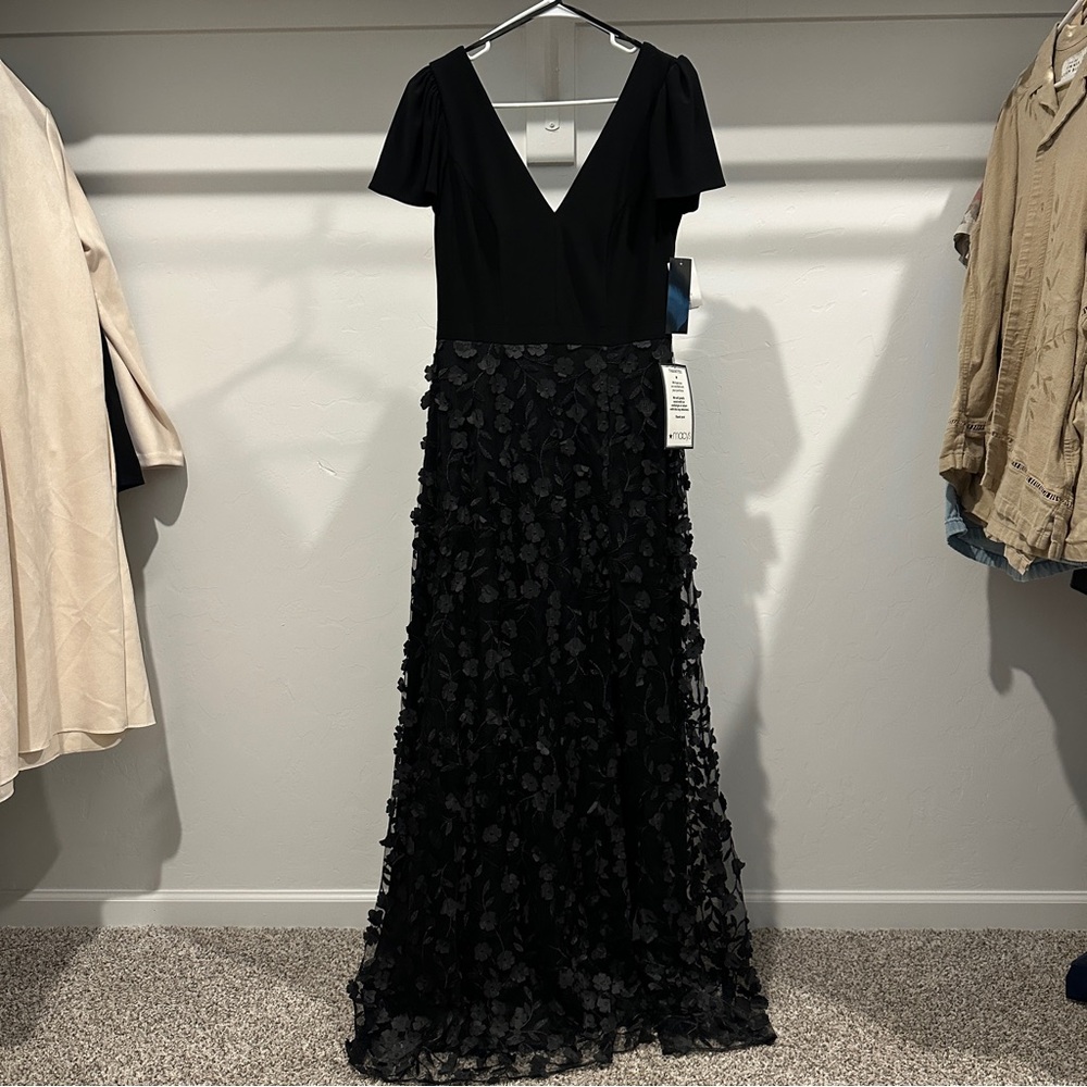 NWT Xscape Mesh 3D Floral Formal Maxi Dress